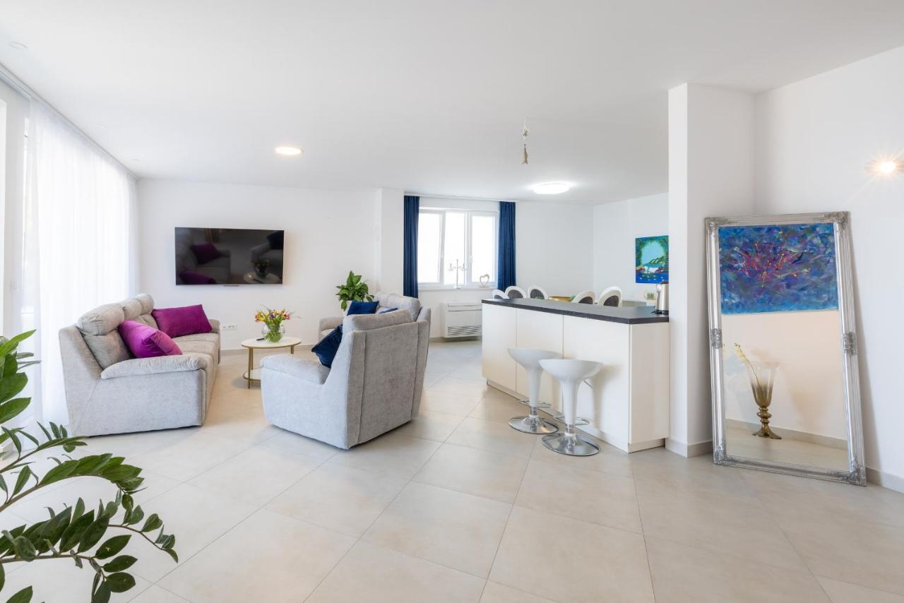 Villa Smaragd - Lapis - Luxury Apartment With Shared Pool 마카르스카 외부 사진