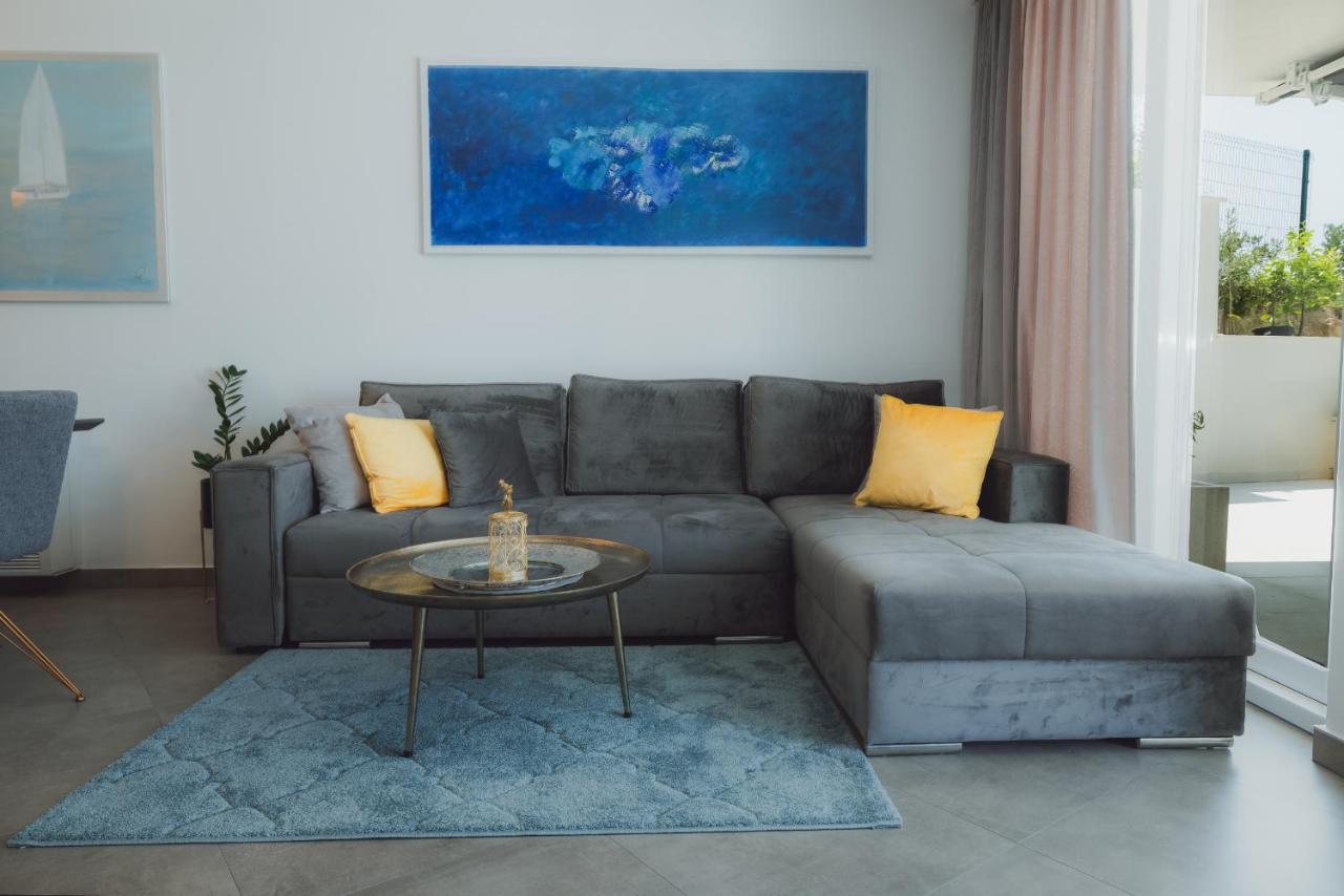 Villa Smaragd - Lapis - Luxury Apartment With Shared Pool 마카르스카 외부 사진